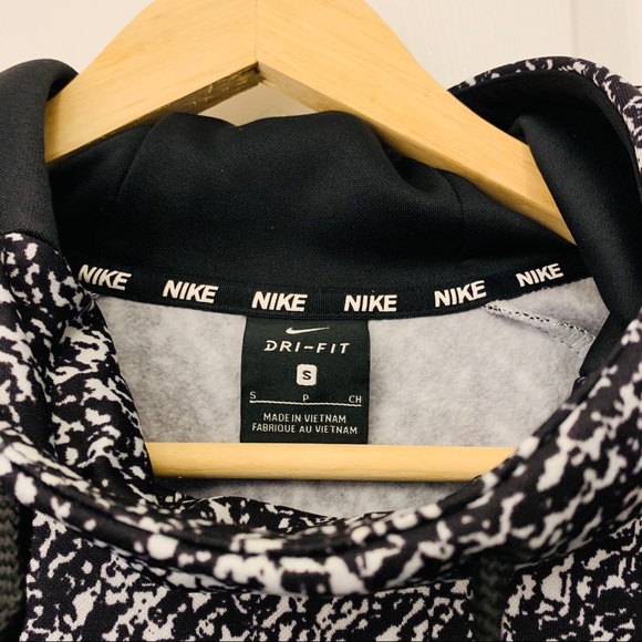 Nike Dri-Fit sweater - Picture 2 of 2